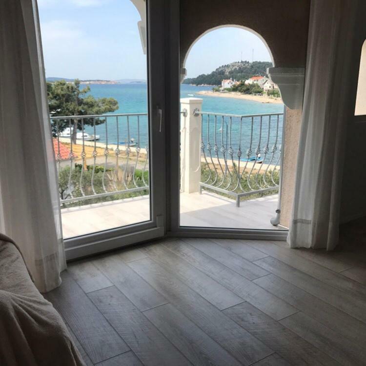 Relaxing Whole Top Floor Apartment By The Sea Zaboric Luaran gambar