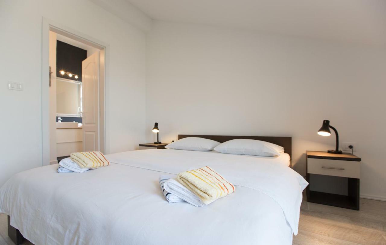 Relaxing Whole Top Floor Apartment By The Sea Zaboric Luaran gambar