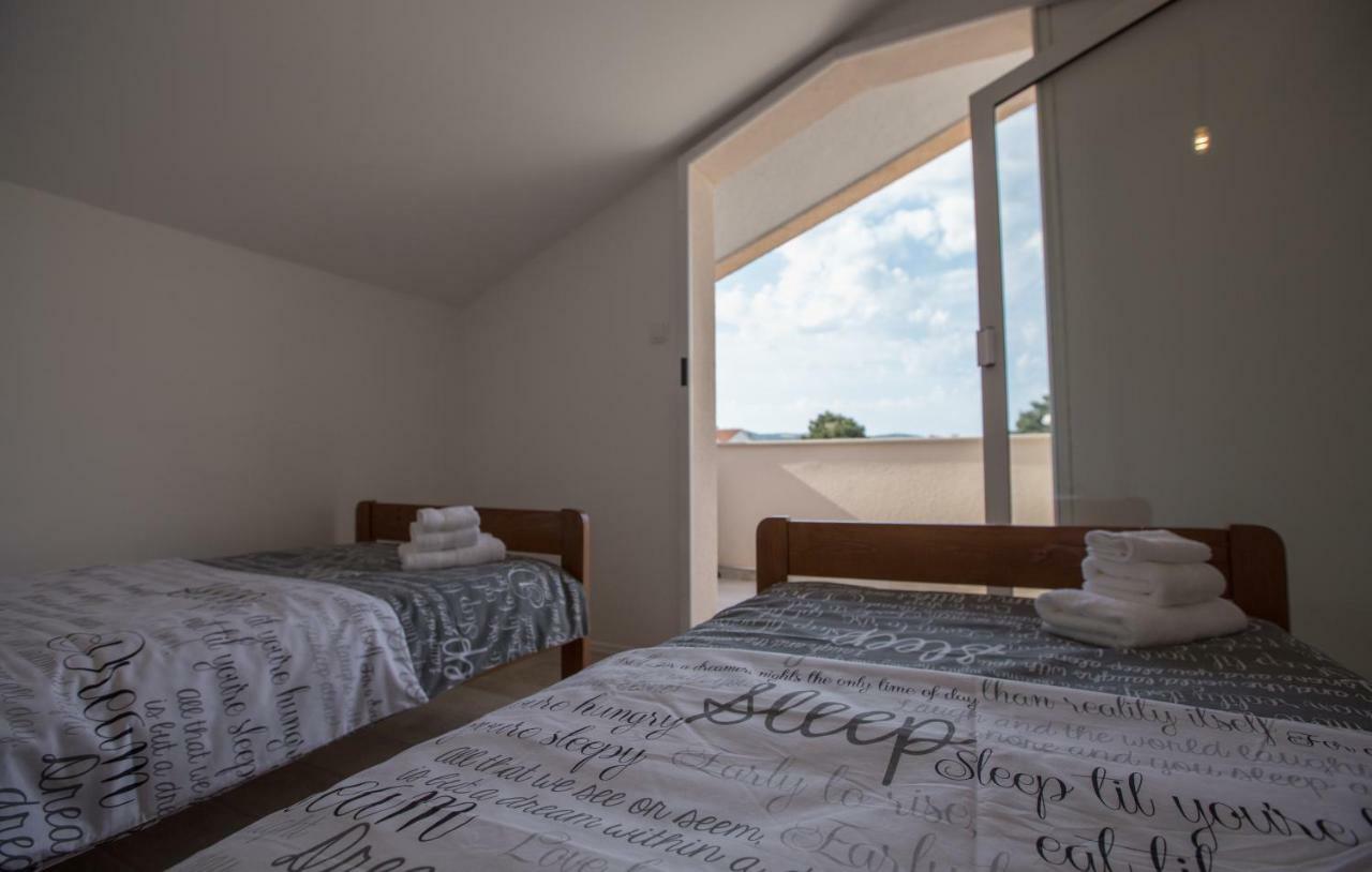 Relaxing Whole Top Floor Apartment By The Sea Zaboric Luaran gambar